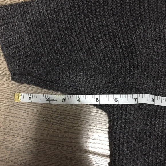 Cropped Grey knit sweater - Picture 7 of 15